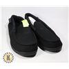 Image 1 : SLIPPERS SIZE 12 BLACK