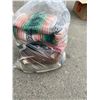 Image 1 : Assorted blankets