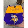 Image 1 : Vernon Vikings poncho