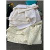 Image 1 : Lot of linens and lace
