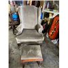 Image 1 : Chair and ottoman