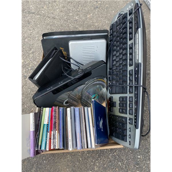 Cd’s speaker and keyboard