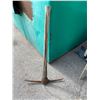 Image 1 : Pick axe