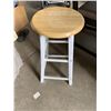 Image 1 : Single stool