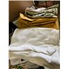 Image 2 : Linens