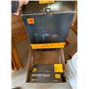 Image 3 : Slide projector and slides