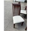 Image 2 : Table 6 chairs and a leaf