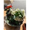 Image 1 : Flowers and basket