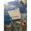 Image 1 : Large Pallet storage locker and auction goods