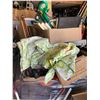 Image 1 : Large Pallet storage locker and auction goods