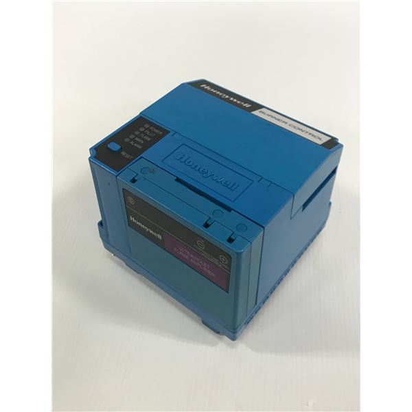 HONEYWELL RM7895 B 1013 BURNER CONTROL