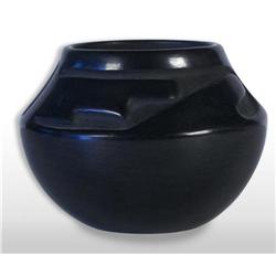 Santa Clara Pot by Rose Rodrigues