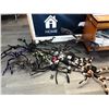 Image 1 : Lot of Spiders and Hanging Bat