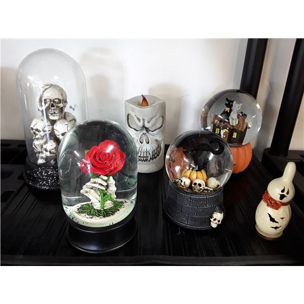 Lot of 4 Globes Skull Candle & Ghost