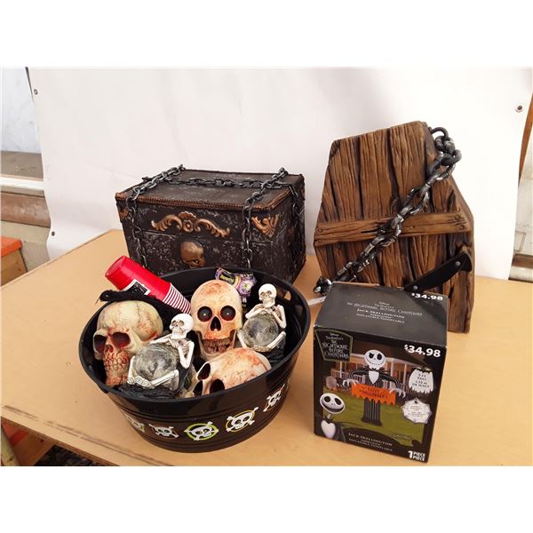 Talking Chest, Casket, Bowl with Skulls, Nightmare Before Christmas 5ft Blow up