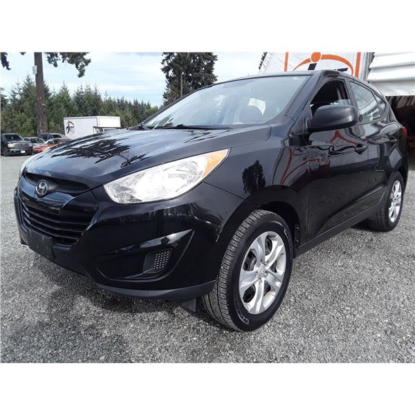 D6 --  2010 HYUNDAI TUCSON GLS , Black , 240647  KM's