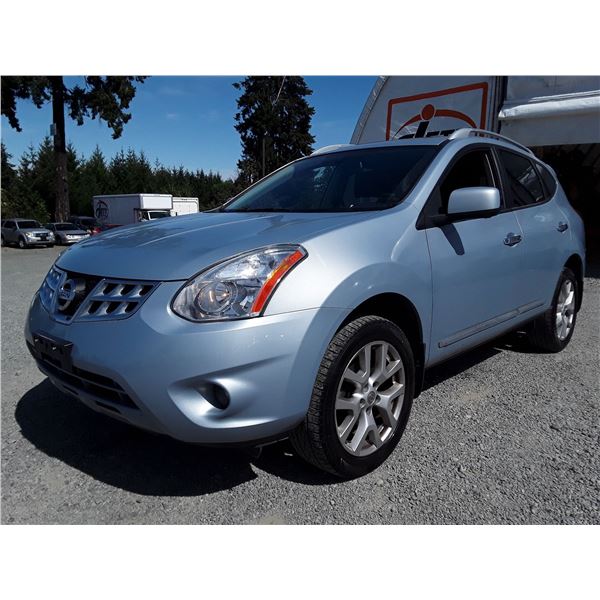 H6B --  2013 NISSAN ROGUE S  , Grey , 133422  KM's