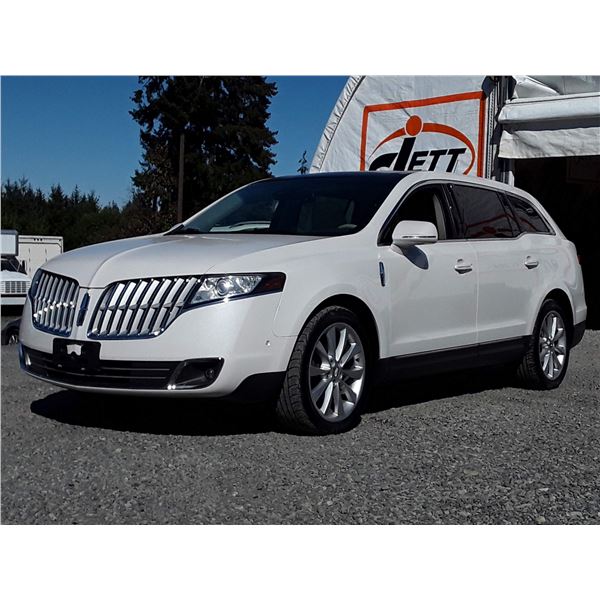 E2 --  2010 LICOLN MKT  , White , 215959  KM's