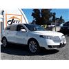 Image 3 : E2 --  2010 LICOLN MKT  , White , 215959  KM's