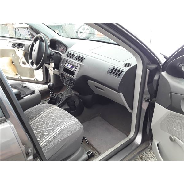 A2 -- 2006 FORD FOCUS ZX4 , Grey , 266183 KM's 