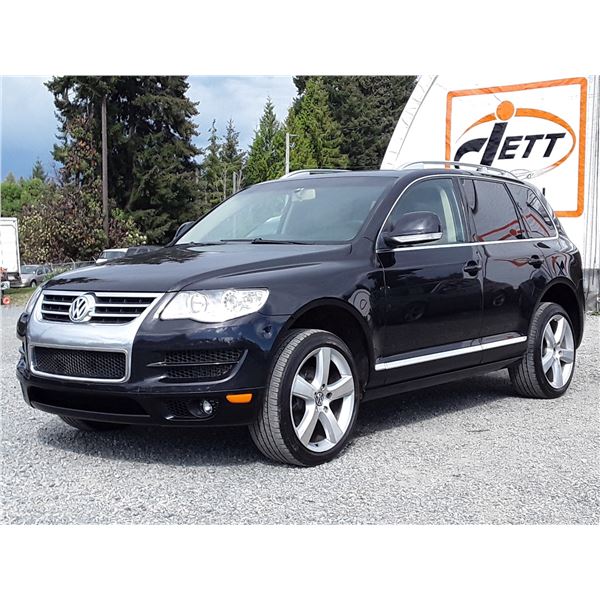 D6 --  2010 VW TOUAREG TDI  , Black , 191998  KM's
