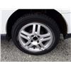 Image 10 : A7 --  2000 FORD FOCUS ZX3 , White , 218677  KM's  "NO RESERVE"