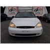 Image 2 : A7 --  2000 FORD FOCUS ZX3 , White , 218677  KM's  "NO RESERVE"