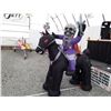 Image 1 : 6'x6' Blow Up Knight on Horse