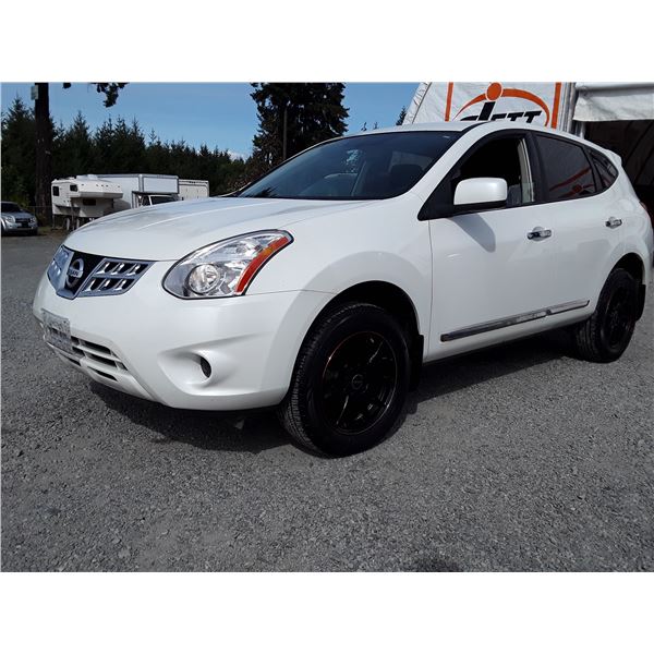 H6G --  2011 NISSAN ROGUE S  , White , 133695  KM's