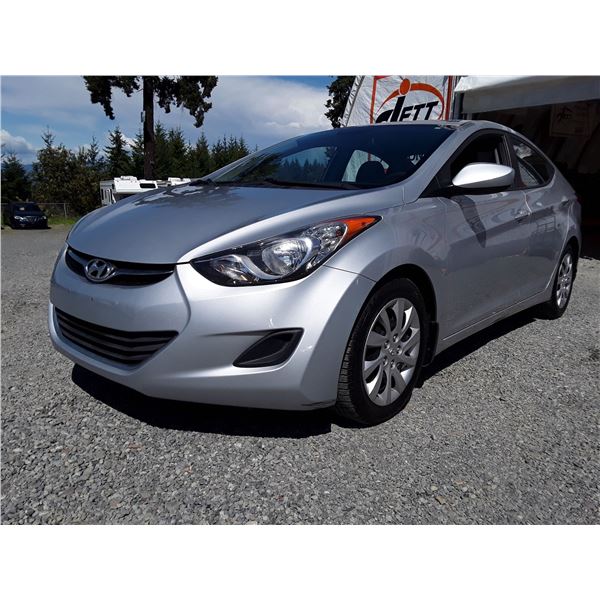 E4 --  2013 HYUNDAI ELANTRA GLS , Silver , 143285  KM's