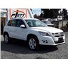 Image 3 : C2 --  2011 VW TIGUAN S , White , 210554  KM's