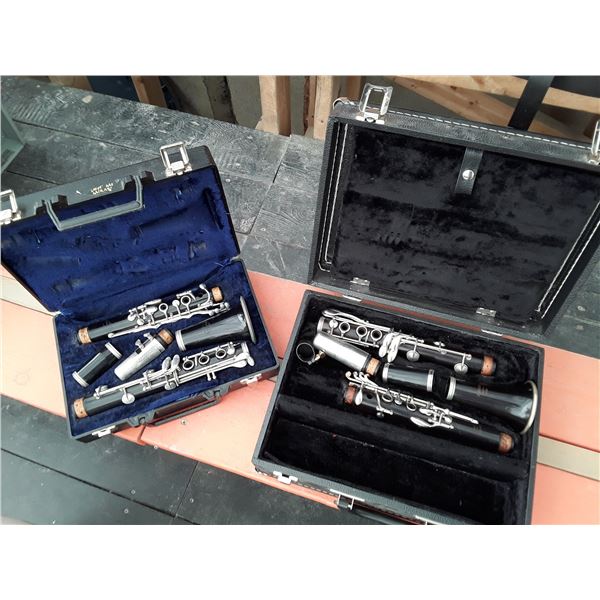 410 --  Lot of 2 Clarinets