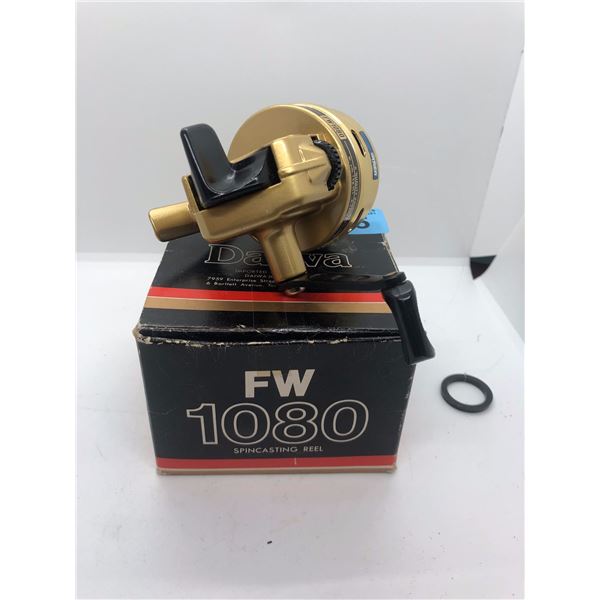 Daiwa FW1080 spin-casting reel w/ orginal box