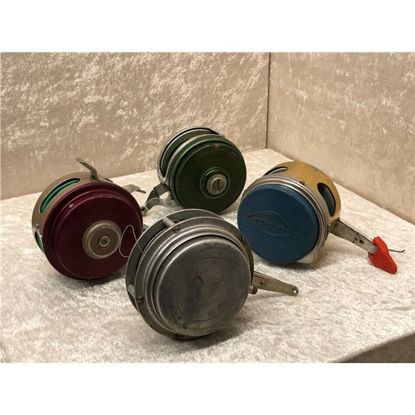 Group of 4 assorted vintage automatic fly reels