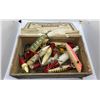 Image 2 : Vintage cigar box w/ 18 assorted vintage fishing lures & one collectable tackie hardcover book