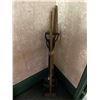 Image 2 : Group of 7 assorted handy yard tools - pitchfork/shovels/hoe/etc.