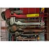 Image 1 : Group of 5 ridgid assorted sized pipe wrenches