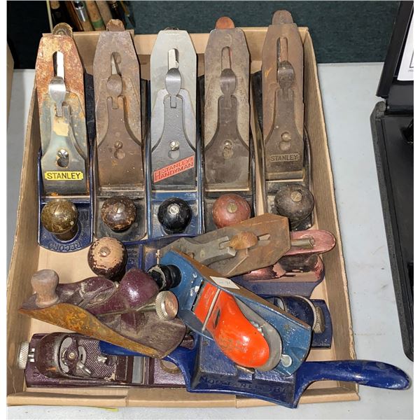 Group of assorted wood planes approx. 11