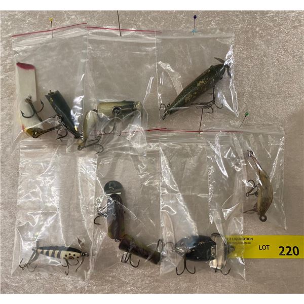 Group of assorted vintage wooden fishing lures - eger bate company/papa/musky ike/ lucky strike/ etc