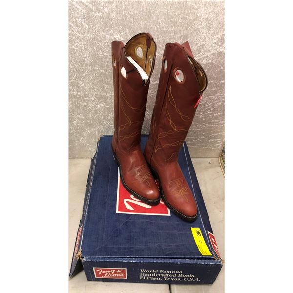 Pair of Tony Lama 17  rust cowboy boots size 9 (NOS)