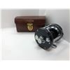 Image 2 : ABU Garcia ambassadeur 6000C black level-wind reel w/ leather case