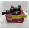 Image 1 : ABU Garcia ambassadeur 5000 red level-wind reel w/ box