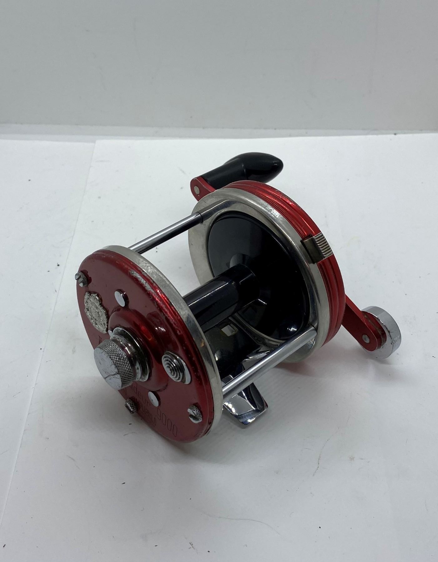 abu garcia ambassadeur 5000 red