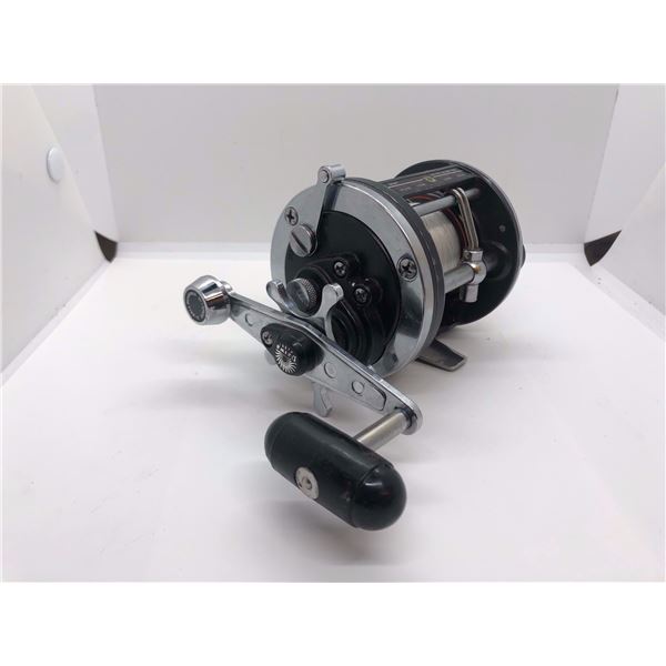 Daiwa sealine 47H level-wind reel