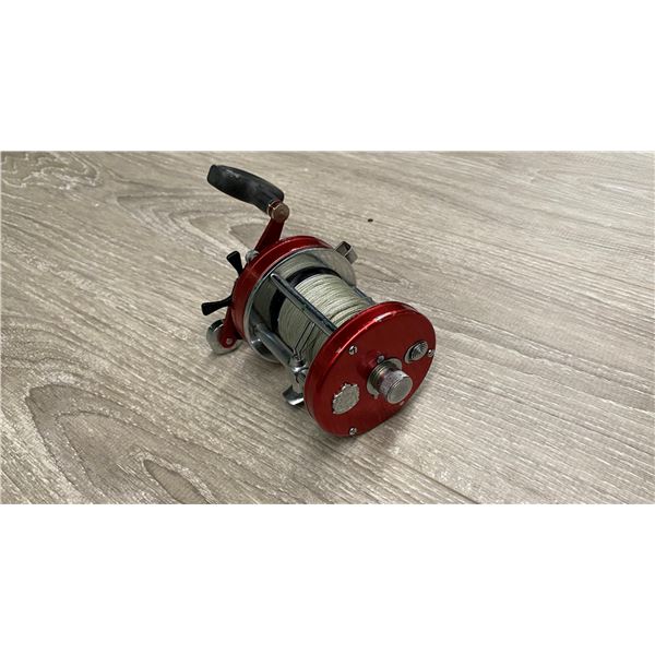 ABU Garcia ambassadeur 7000 red level-wind reel