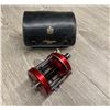 Image 1 : ABU Garcia ambassadeur 6000 red level-wind reel w/ leather case