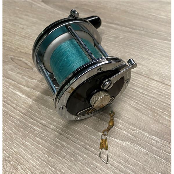 Daiwa sea line 200 black level-wind reel