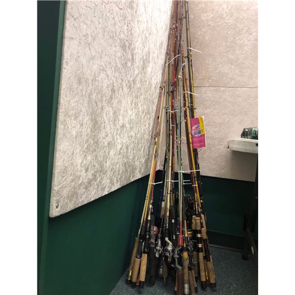 Large group of approx. 30 fishing rods w/ approx 8 fishing reels