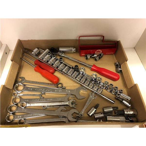 Approx. 52 pcs. MAC tools - sockets/ ratchets/ combination wrenches/ etc. (mostly imperial)