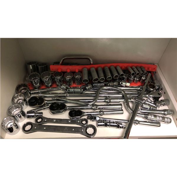 Approx. 80 pcs. GRAY Tool Co. ratchets/ sockets/ wrenches (mostly imperial)